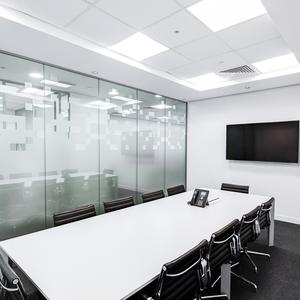 meeting-room-730679_1920.jpg